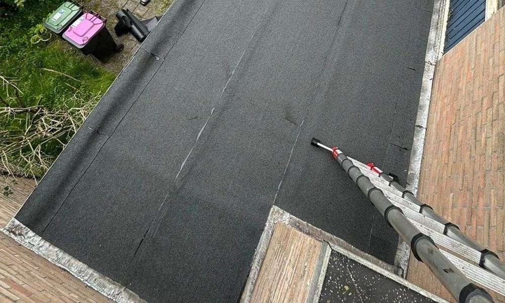 Plat dak geplaatst door dakdekker in Lochem
